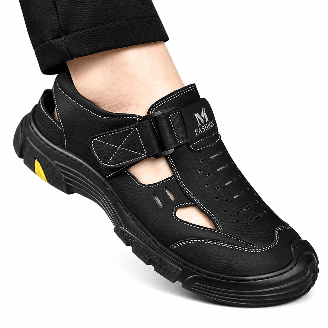 🖤 Men’s Breathable Hollow-Out Sandals – Comfort Meets Style